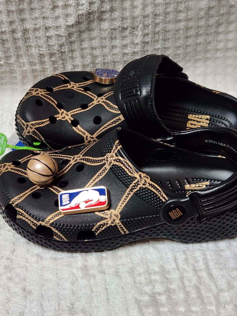 CROCS - NBA CLASSIC CLOG Unisex - Youth Boy's 3 / Girl's 5 - NEW NIB - Picture 3 of 9